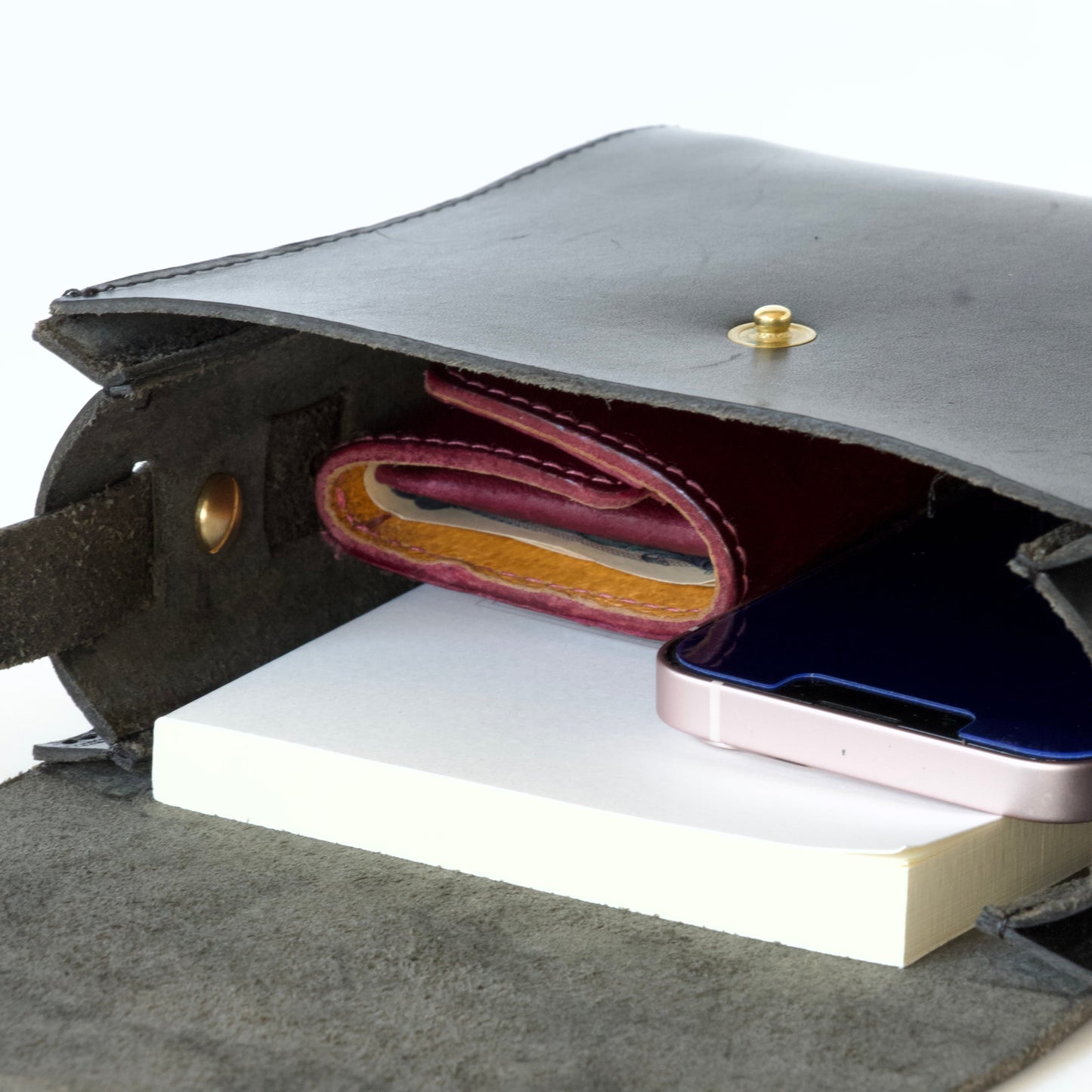 ミニショルダーバッグ 小さめスクエア型（メンズ・レディース）｜ Italy本革・レザー 超軽量！185gブラック【ShoulderB .The】