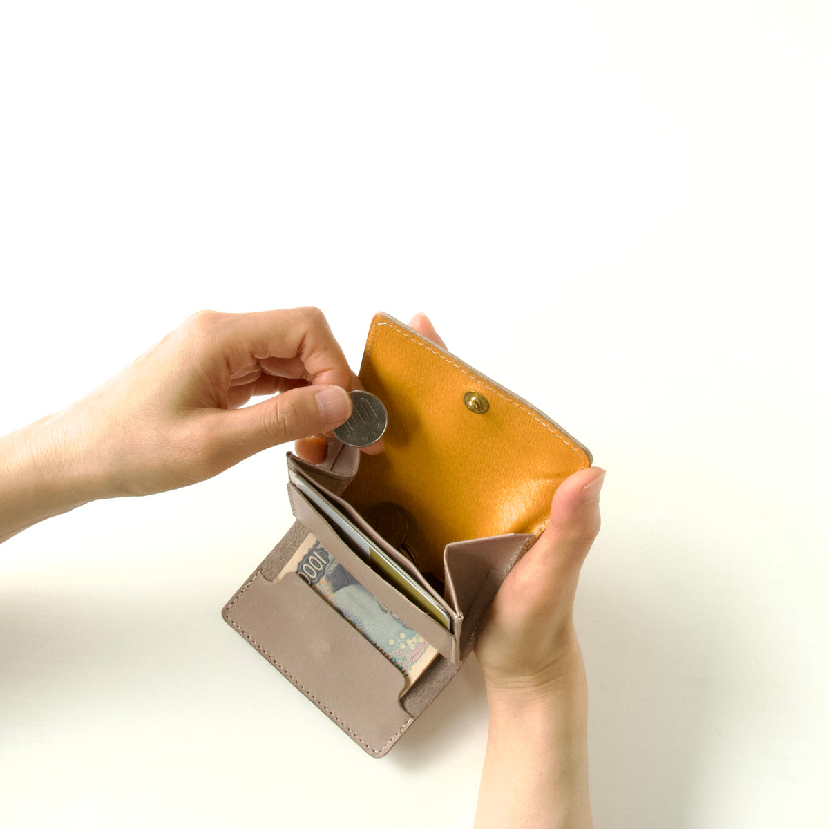 ラフにざっくり使える三つ折り財布（お札折らない） 【ca-miniW】| ライトグレー