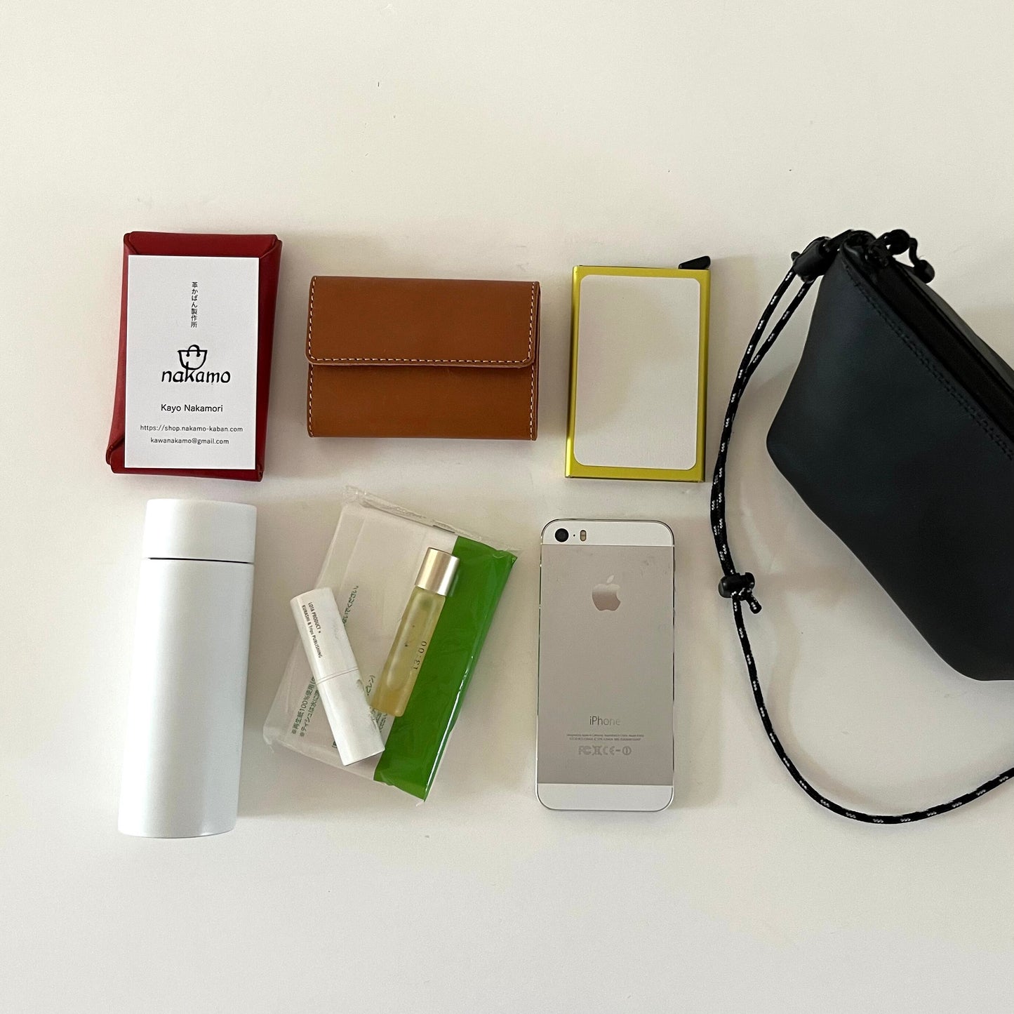 小さいカードサイズのコンパクトな三つ折り財布（お札折らない） | Italy 本革・レザー（メンズ・レディース）【ca-miW】ナチュラル