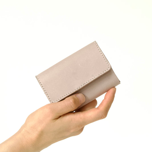 ラフにざっくり使える三つ折り財布（お札折らない） 【ca-miniW】| ライトベージュ