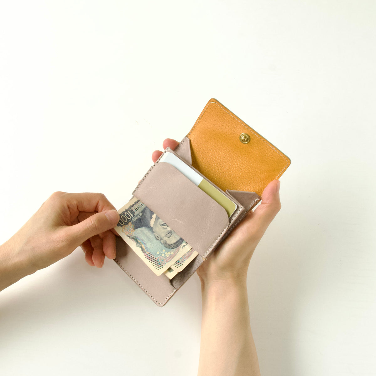 ラフにざっくり使える三つ折り財布（お札折らない） 【ca-miniW】| ライトグレー