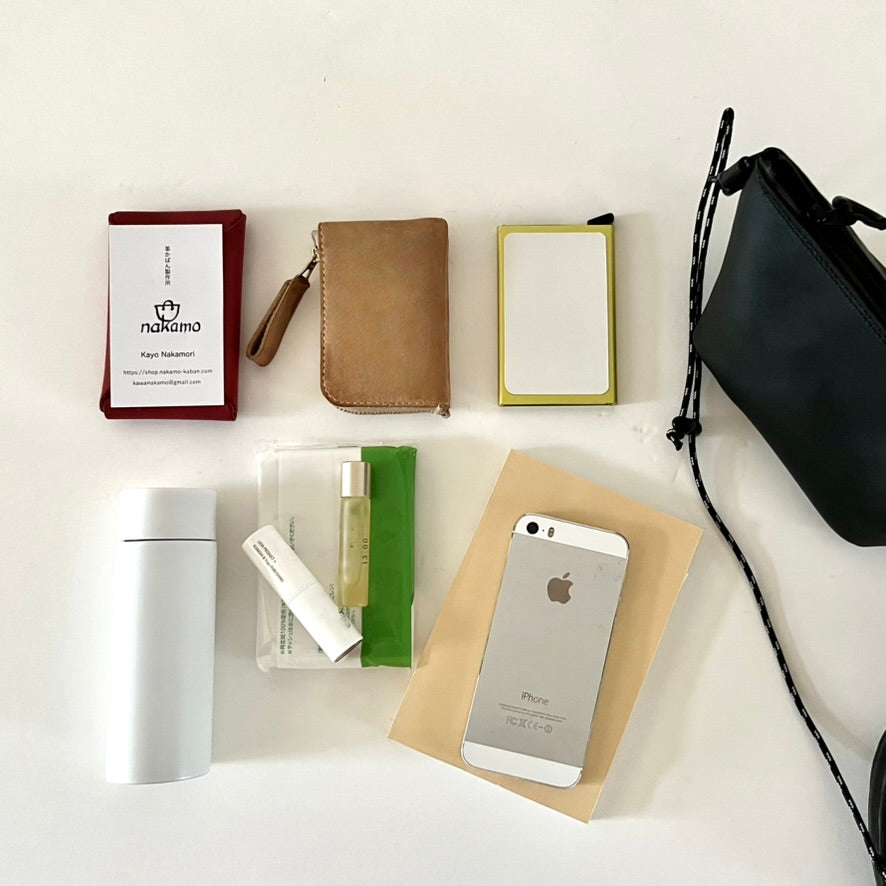 ミニショルダーバッグ / サコッシュ台形型 / 軽量135g・防水・GORE-TEX仕様（レディース・メンズ） |本革・レザー