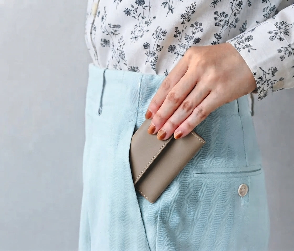 ラフにざっくり使える三つ折り財布（お札折らない） 【ca-miniW】| ライトグレー