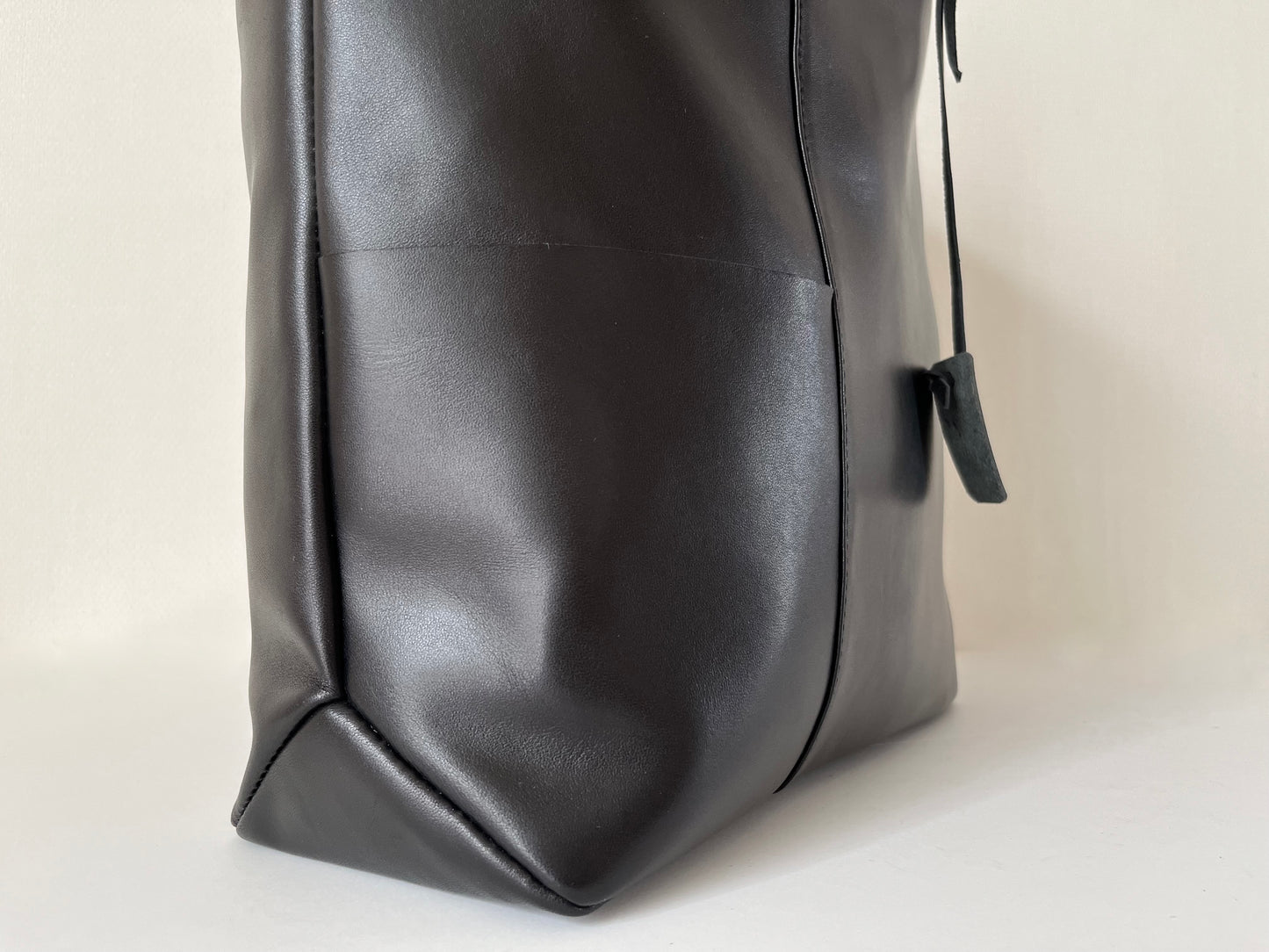 トートバッグ2Way  A4対応 ラムレザー 大きめサイズ・ビジネスバッグ   | 本革・レザー（メンズ・レディース）　ブラック