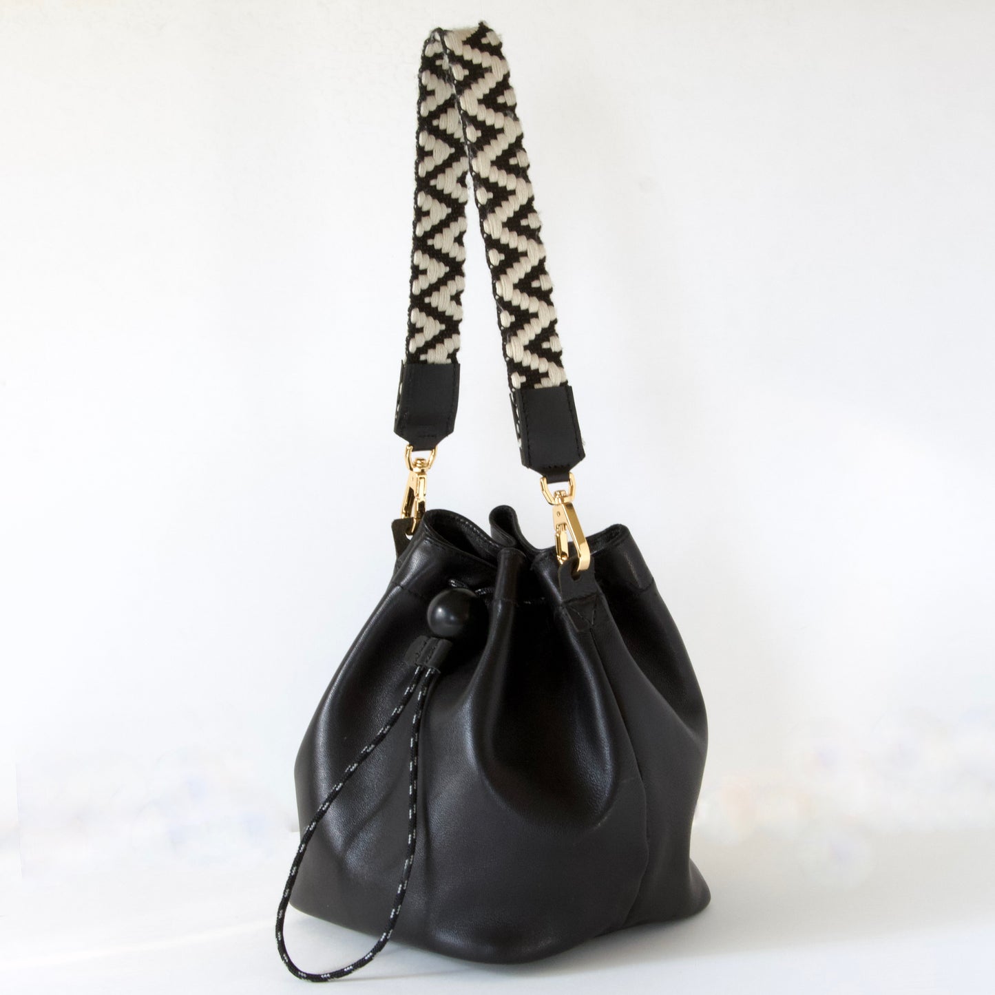 ラムレザー巾着バッグ2WAY（ハンド・肩がけ） | 本革・レザー（レディース）