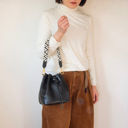 ラムレザー巾着バッグ2WAY（ハンド・肩がけ） | 本革・レザー（レディース）