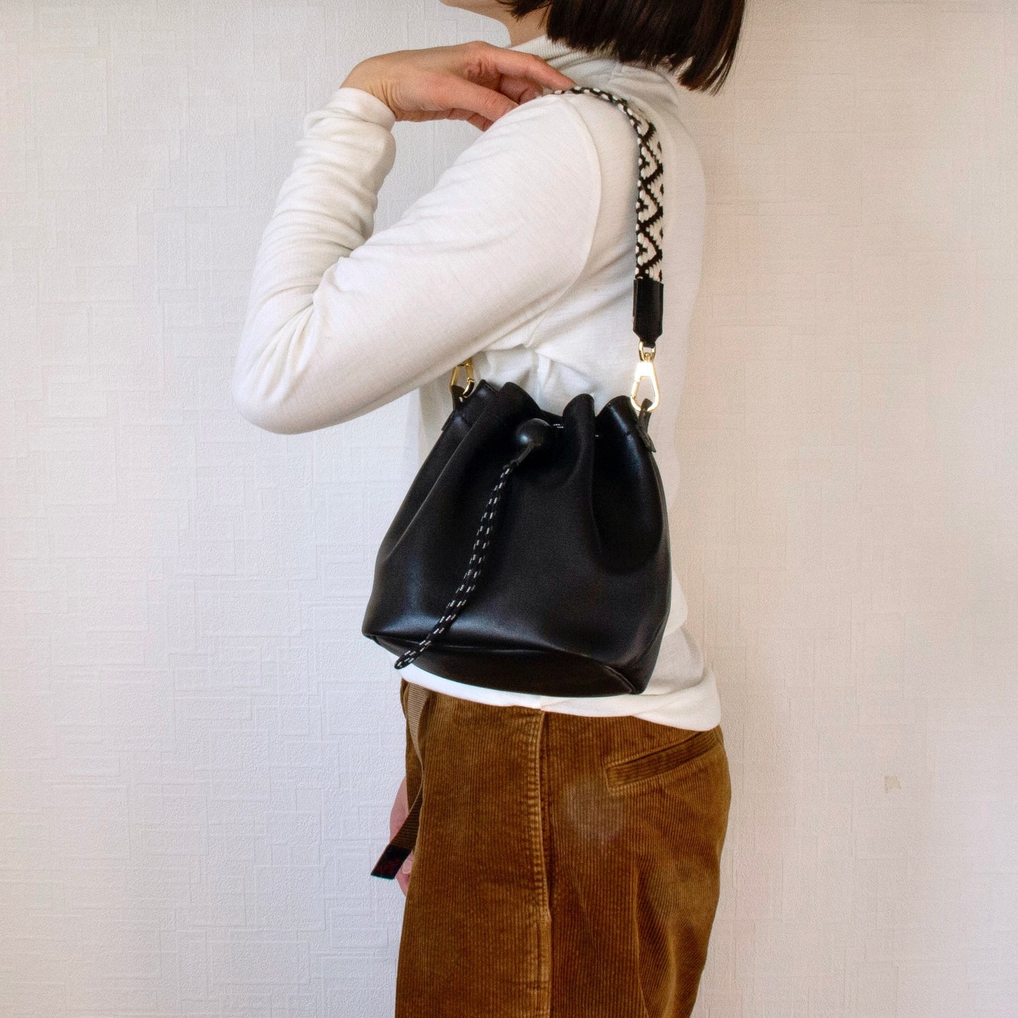 ラムレザー巾着バッグ2WAY（ハンド・肩がけ） | 本革・レザー（レディース）