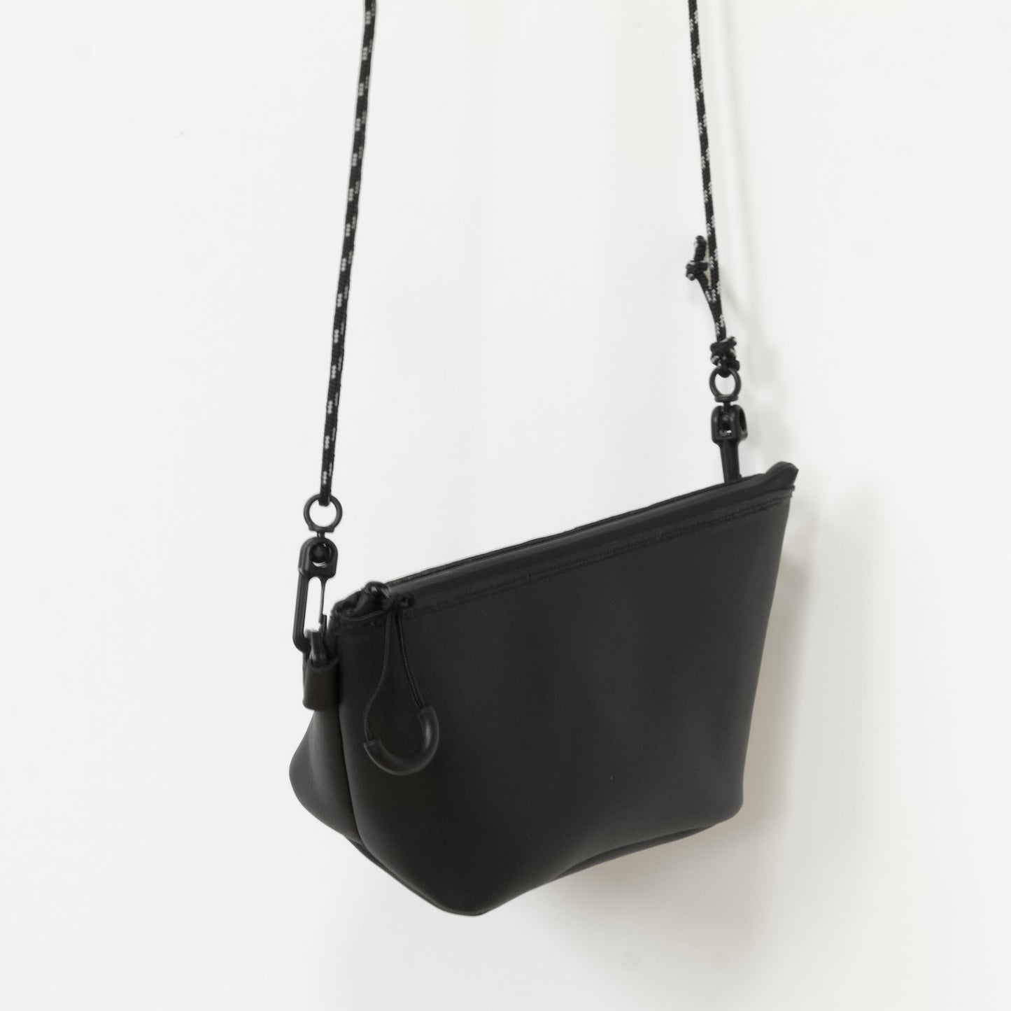 ミニショルダーバッグ / サコッシュ台形型 / 軽量135g・防水・GORE-TEX仕様（レディース・メンズ） |本革・レザー