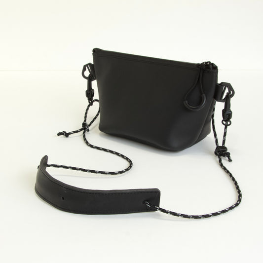 ミニショルダーバッグ / サコッシュ台形型 / 軽量135g・防水・GORE-TEX仕様（レディース・メンズ） |本革・レザー