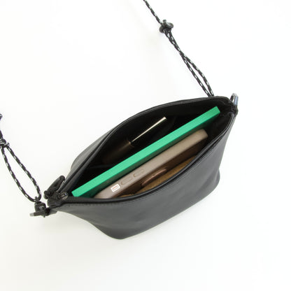 ミニショルダーバッグ / サコッシュ台形型 / 軽量135g・防水・GORE-TEX仕様（レディース・メンズ） |本革・レザー