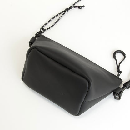 ミニショルダーバッグ / サコッシュ台形型 / 軽量135g・防水・GORE-TEX仕様（レディース・メンズ） |本革・レザー